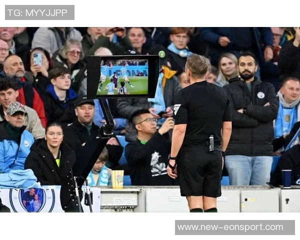 前裁判质疑马林犯规判罚过于严厉认为身体接触不足以判罚点球 前裁判质疑马林犯规判罚过于严厉认为身体接触不足以判罚点球