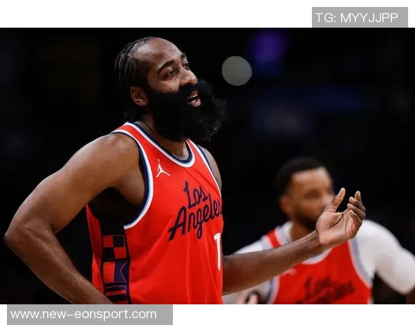 哈登带伤坚持出战31分钟贡献13分6助攻3抢断表现令人担忧