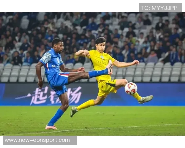 客胜三镇成功保级球迷热情迎接深圳新鹏城全队归来 客胜三镇成功保级球迷热情迎接深圳新鹏城全队归来