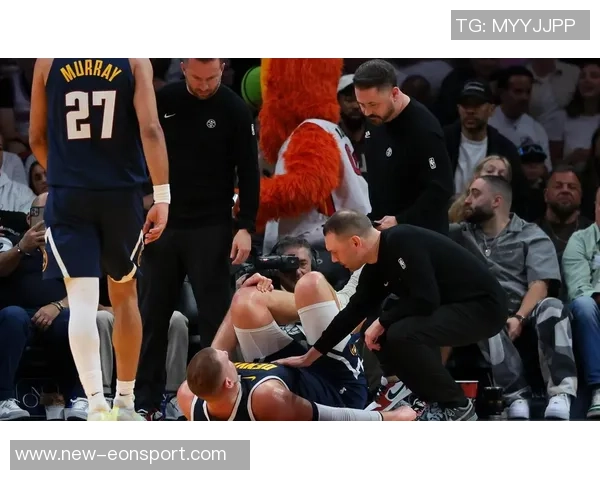 文班在比赛中受伤疑似左膝过度伸展治疗后返回替补席未能再次上场