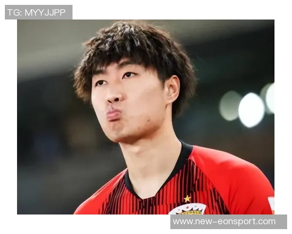 海港意外失球陈威扑救失误傅欢自摆乌龙陷入被动局面